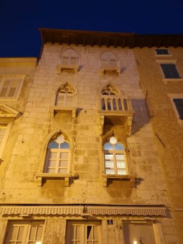 Istra, Umag, Buščina, Grobnik